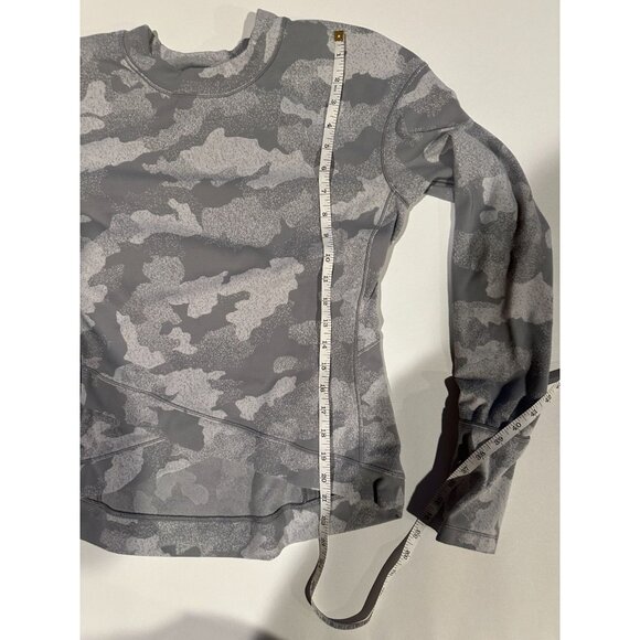Lululemon Close to Crossing Shirt Size 10 Gray Camo Thumbholes Zip Back Pocket - Picture 10 of 16